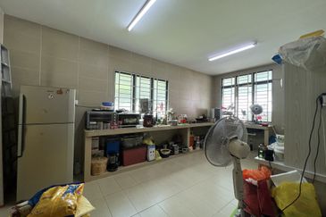 D'Premier @ Bandar Damai Perdana