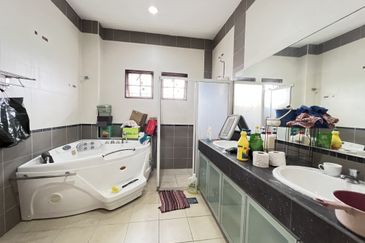 Super Cheap Renovated 3 Storey Semi-D, Impiana Cheras