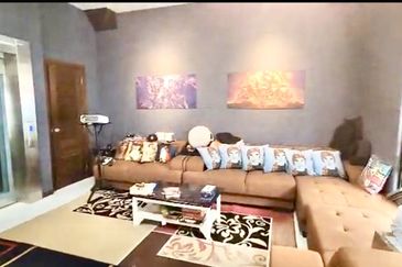 Super Cheap Renovated Corner 3 Storey Semi D with Lift, Sierra Hijauan Ampang