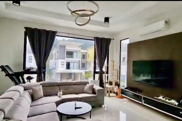 Super Cheap Renovated Corner 3 Storey Semi D with Lift, Sierra Hijauan Ampang