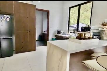 Super Cheap Renovated Corner 3 Storey Semi D with Lift, Sierra Hijauan Ampang