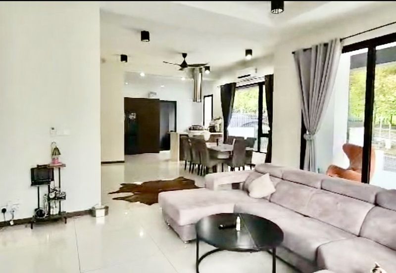 Super Cheap Renovated Corner 3 Storey Semi D with Lift, Sierra Hijauan Ampang