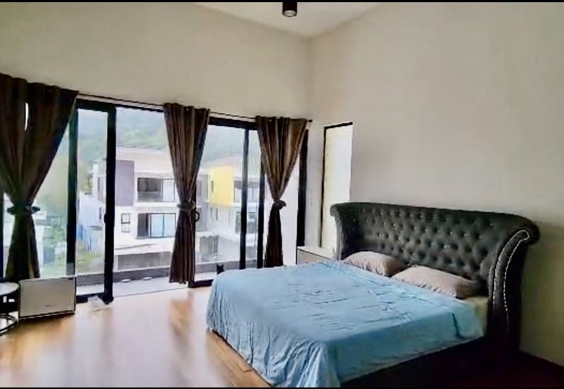 Super Cheap Renovated Corner 3 Storey Semi D with Lift, Sierra Hijauan Ampang
