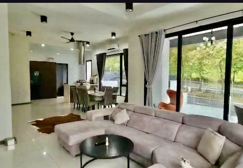 Super Cheap Renovated Corner 3 Storey Semi D with Lift, Sierra Hijauan Ampang