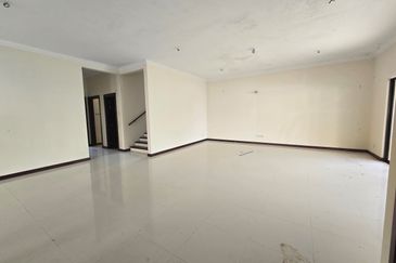 Super Cheap Huge Land 2 Storey Corner Bungalow, Tiara Bungalow