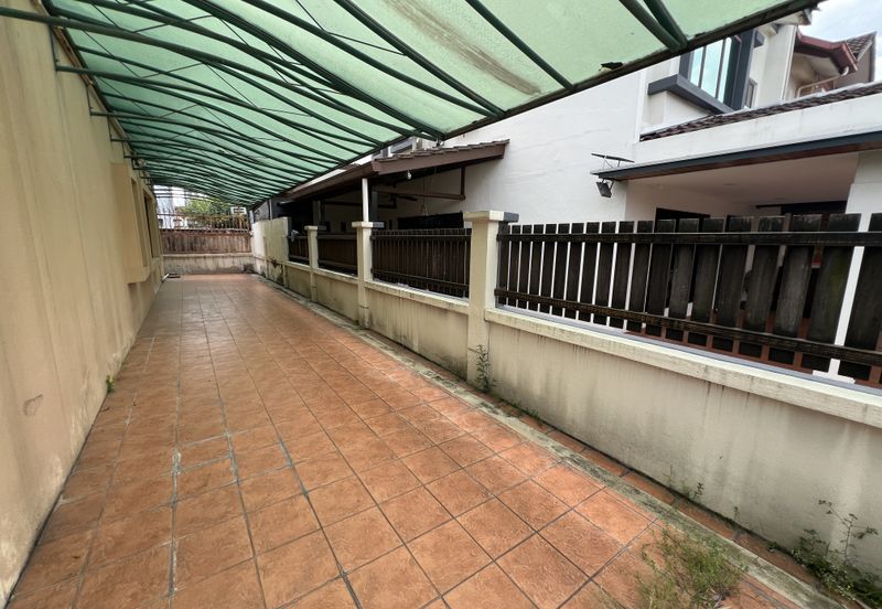 Super Cheap Renovated 2 Storey Superlink With Land Unit, Taman Yarl