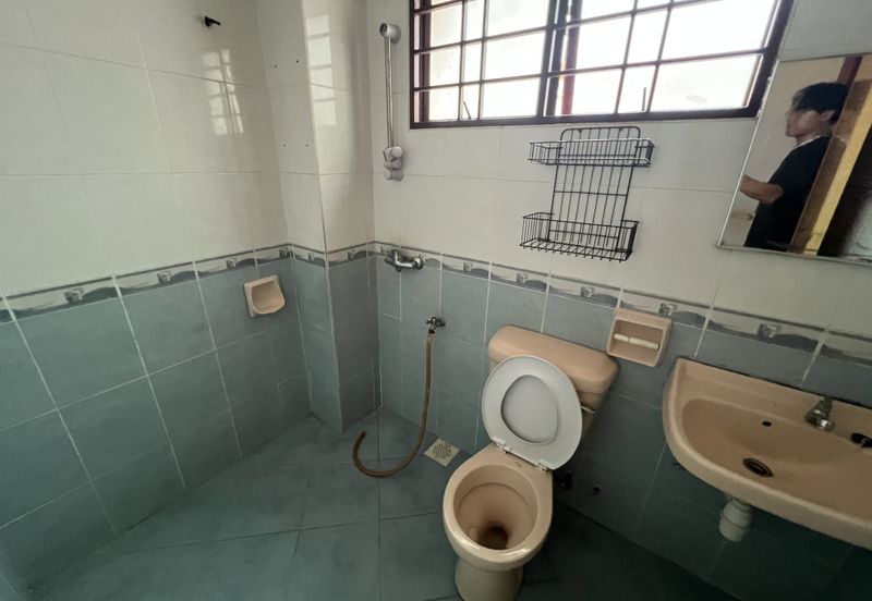 Super Cheap Renovated 2 Storey Superlink With Land Unit, Taman Yarl