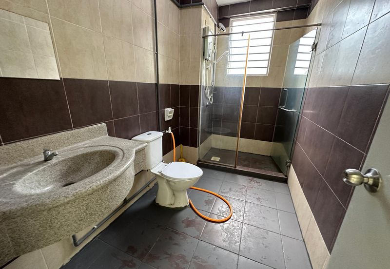 Super Cheap Good Condition 2 Storey Terrace, Palm Walk 3