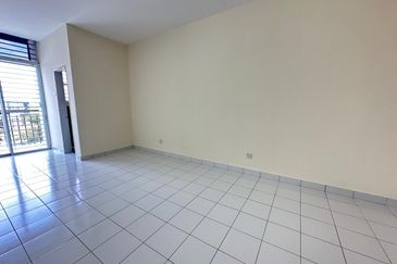 Super Cheap Good Condition 2 Storey Terrace, Palm Walk 3