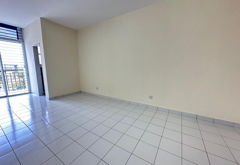 Super Cheap Good Condition 2 Storey Terrace, Palm Walk 3