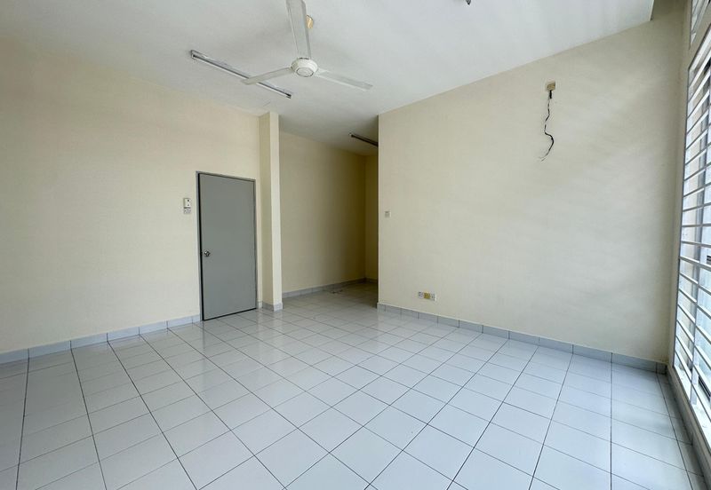 Super Cheap Good Condition 2 Storey Terrace, Palm Walk 3
