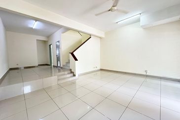 Super Cheap Good Condition 2 Storey Terrace, Palm Walk 3