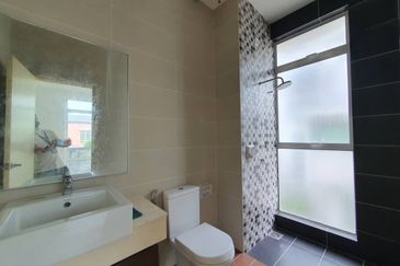 Bandar Tun Hussein Onn