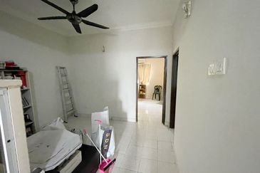 Super Cheap Renovated 2.5 Storey Terrace House, Bandar Sungai Long 