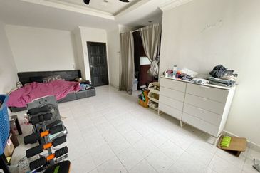 Super Cheap Renovated 2.5 Storey Terrace House, Bandar Sungai Long 