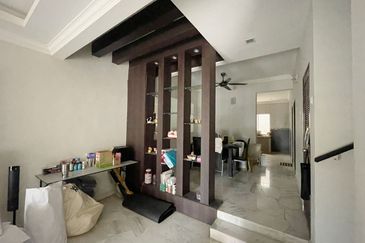 Super Cheap Renovated 2.5 Storey Terrace House, Bandar Sungai Long 