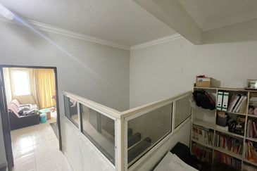 Super Cheap Renovated 2.5 Storey Terrace House, Bandar Sungai Long 