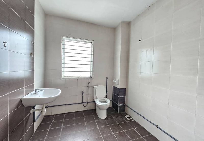 Super Cheap Renovated 2.5 Storey Terrace House, Taman Suria Tropika