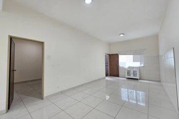 Super Cheap Renovated 2.5 Storey Terrace House, Taman Suria Tropika