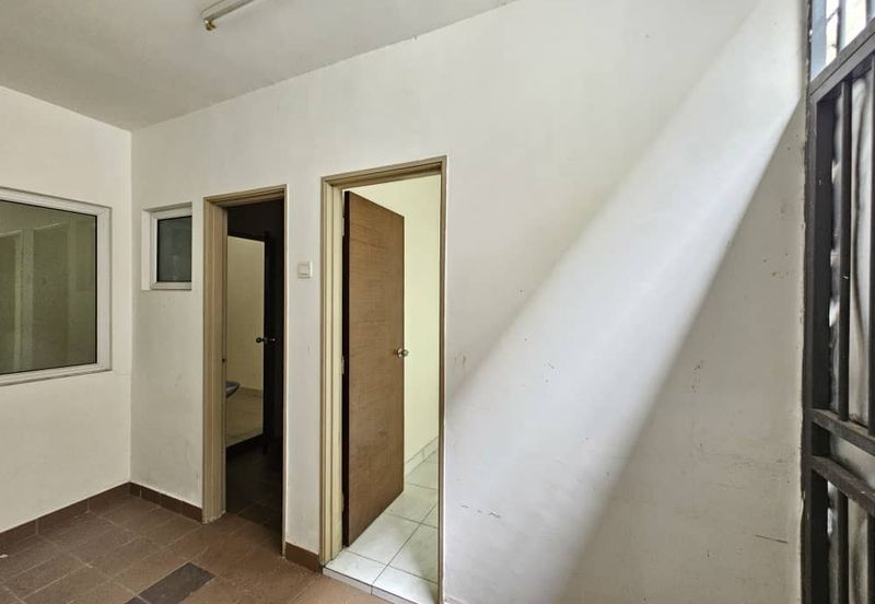 Super Cheap Renovated 2.5 Storey Terrace House, Taman Suria Tropika