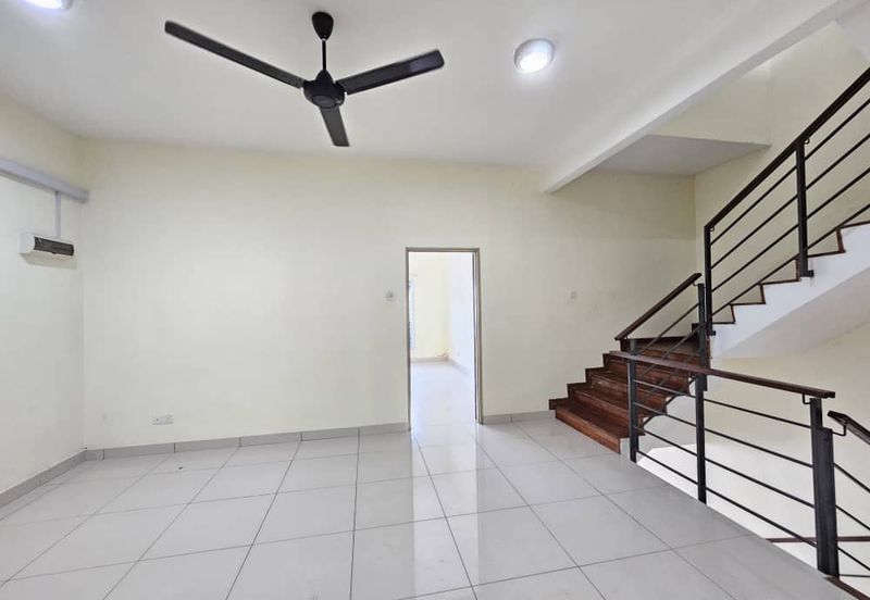 Super Cheap Renovated 2.5 Storey Terrace House, Taman Suria Tropika
