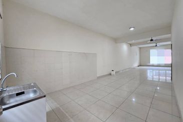 Super Cheap Renovated 2.5 Storey Terrace House, Taman Suria Tropika