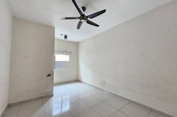 Super Cheap Renovated 2.5 Storey Terrace House, Taman Suria Tropika