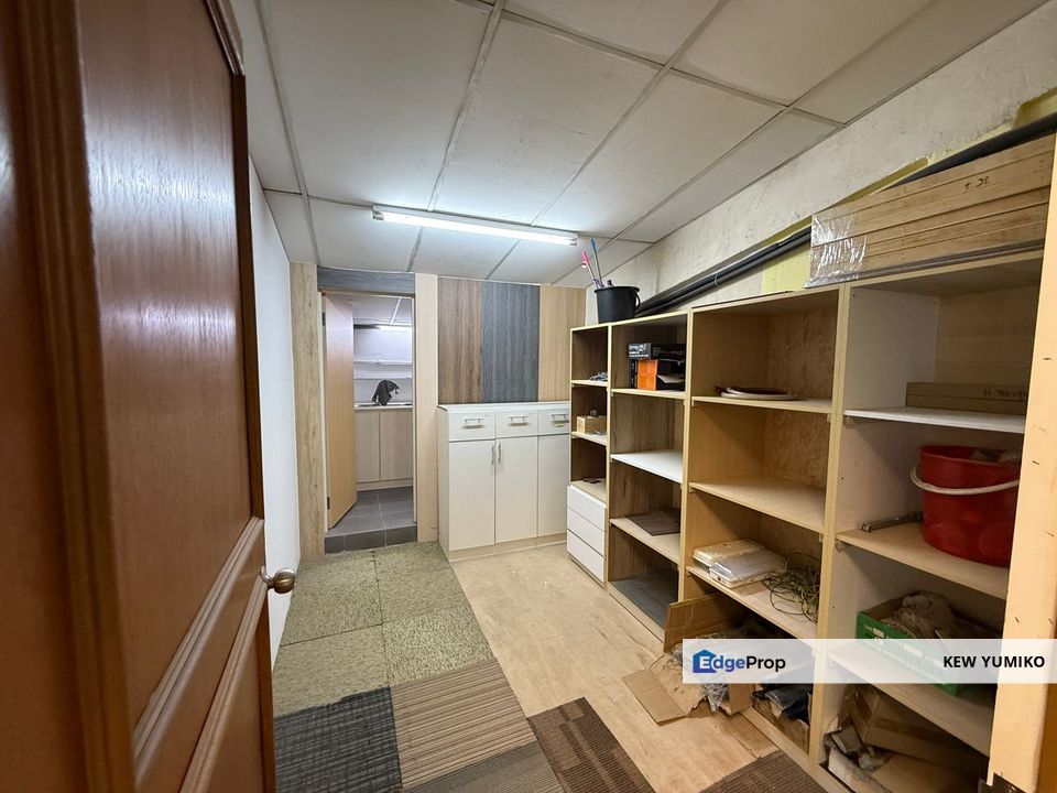 Super Cheap Renovated Endlot 1.5 Storey Link Factory, Kajang Utama , Selangor, Kajang