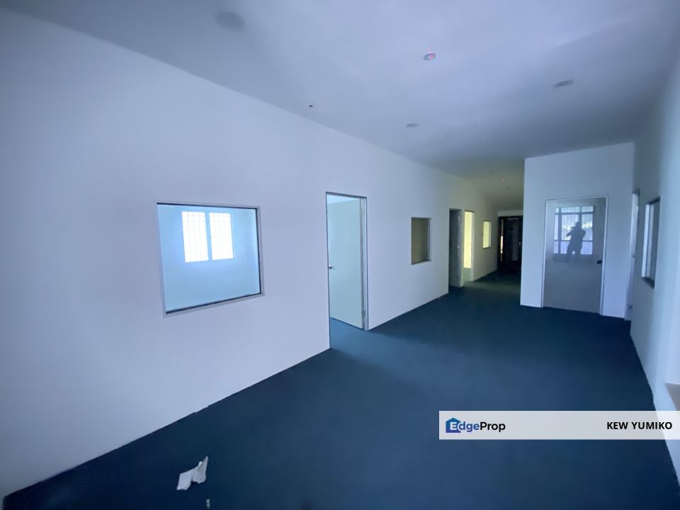 Super Cheap Renovated End Lot 1.5 Storey Factory, Taman Kajang Utama, Selangor, Kajang