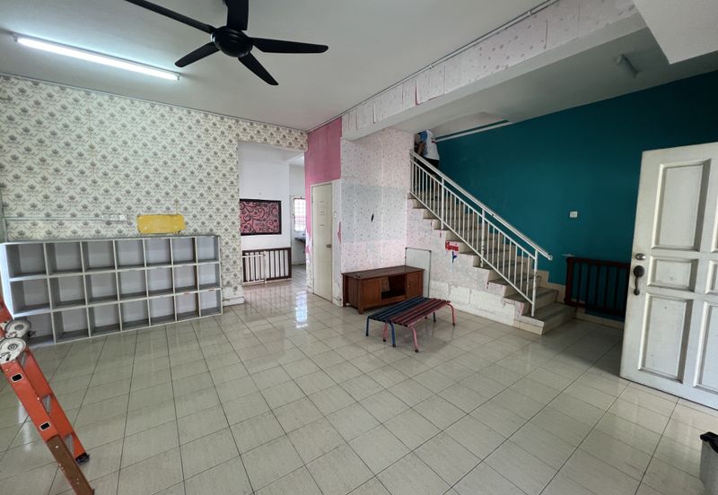 Super Cheap Corner Unit 2 Storey, Seri Kembangan