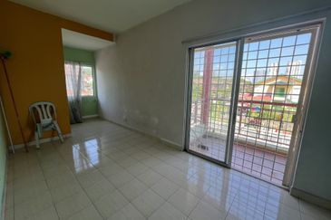 Super Cheap Corner Unit 2 Storey, Seri Kembangan