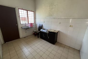 Super Cheap Corner Unit 2 Storey, Seri Kembangan