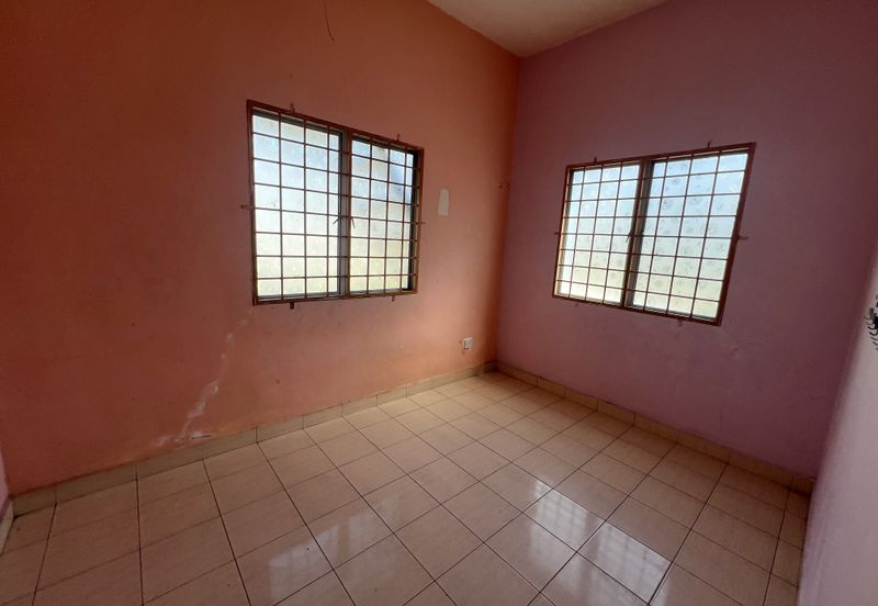 Super Cheap Corner Unit 2 Storey, Seri Kembangan