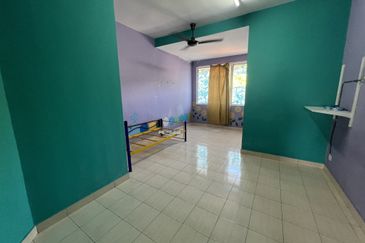 Super Cheap Corner Unit 2 Storey, Seri Kembangan
