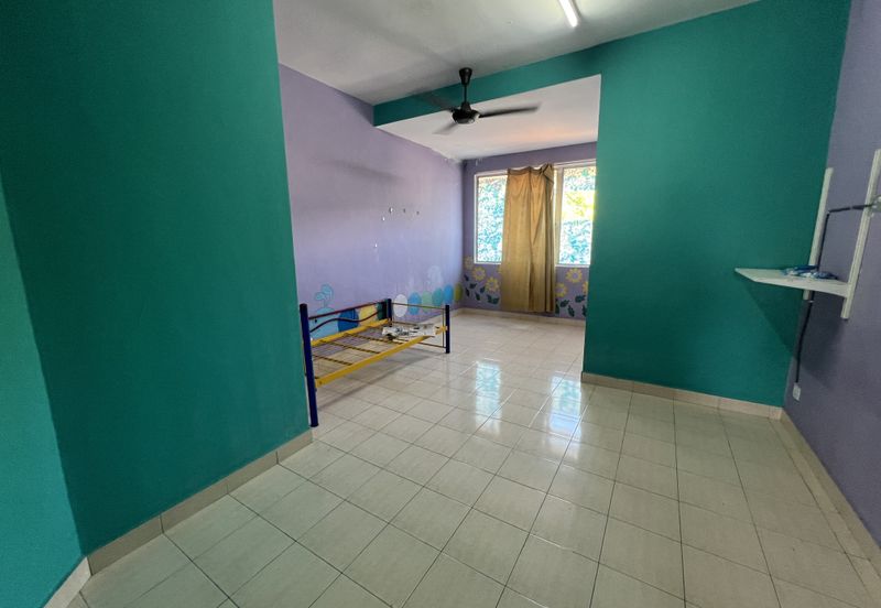 Super Cheap Corner Unit 2 Storey, Seri Kembangan