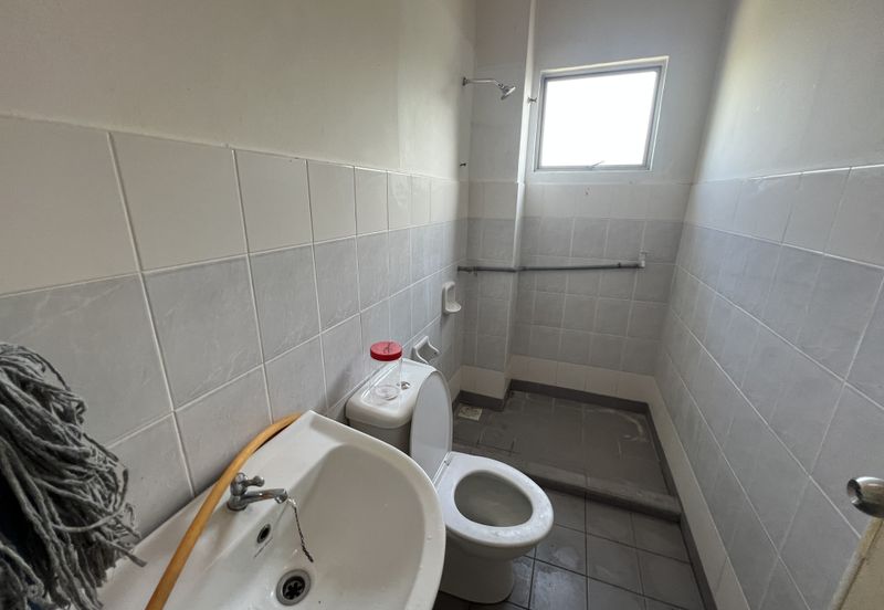 Super Cheap Corner Unit 2 Storey, Seri Kembangan