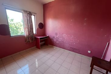 Super Cheap Corner Unit 2 Storey, Seri Kembangan