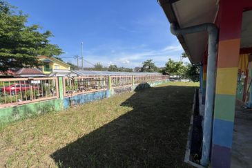 Super Cheap Corner Unit 2 Storey, Seri Kembangan