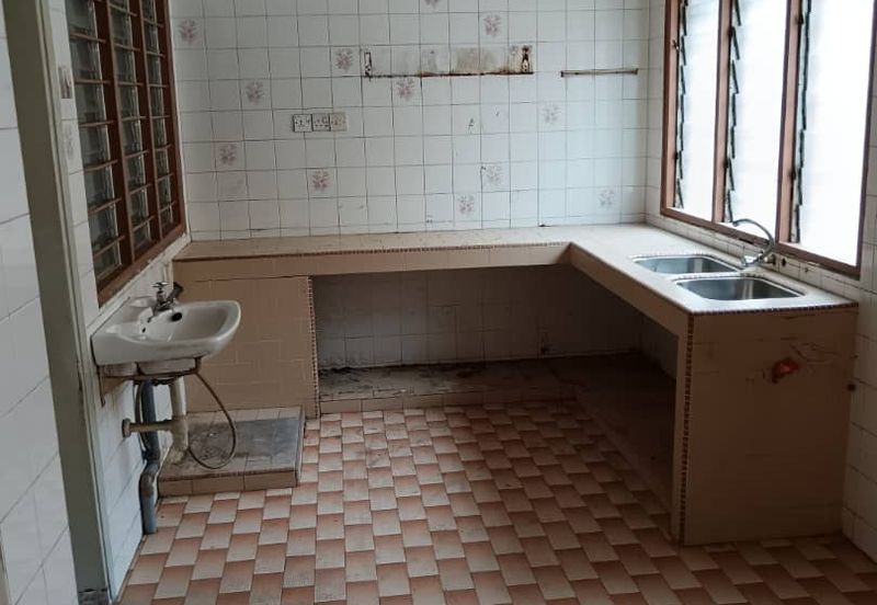 Super Cheap 2 Storey Superlink Unit, OUG