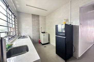 Super Cheap Fully Renovated Double Storey Terrace, Taman Connaught Cheras