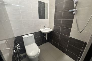 Super Cheap Fully Renovated Double Storey Terrace, Taman Connaught Cheras