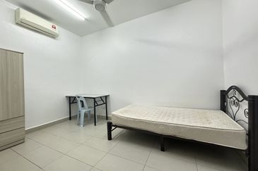 Super Cheap Fully Renovated Double Storey Terrace, Taman Connaught Cheras