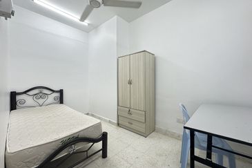 Super Cheap Fully Renovated Double Storey Terrace, Taman Connaught Cheras