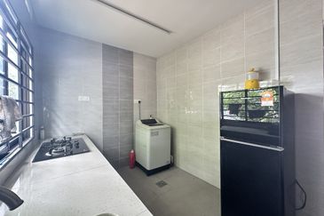 Super Cheap Fully Renovated Double Storey Terrace, Taman Connaught Cheras