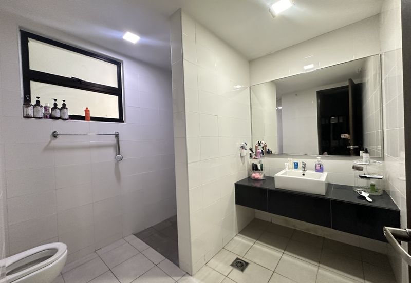 Super Cheap Renovated Corner 2 Storey Semi-D, Sutera Residences Kajang