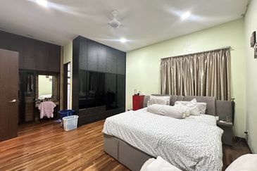 Super Cheap Renovated Corner 2 Storey Semi-D, Sutera Residences Kajang