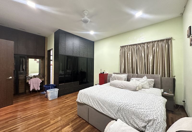 Super Cheap Renovated Corner 2 Storey Semi-D, Sutera Residences Kajang