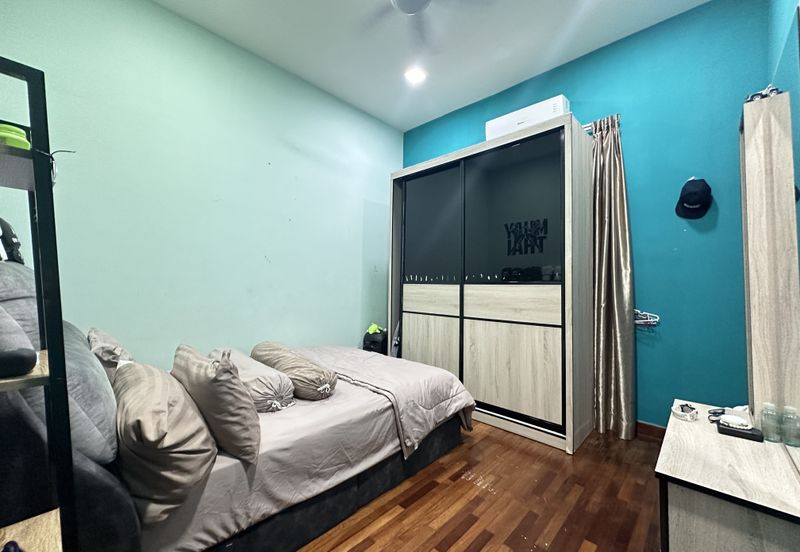 Super Cheap Renovated Corner 2 Storey Semi-D, Sutera Residences Kajang