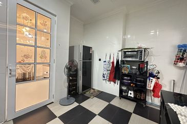 Super Cheap Renovated Corner 2 Storey Semi-D, Sutera Residences Kajang