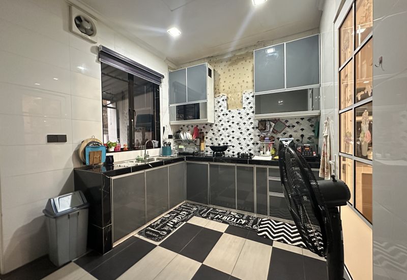 Super Cheap Renovated Corner 2 Storey Semi-D, Sutera Residences Kajang